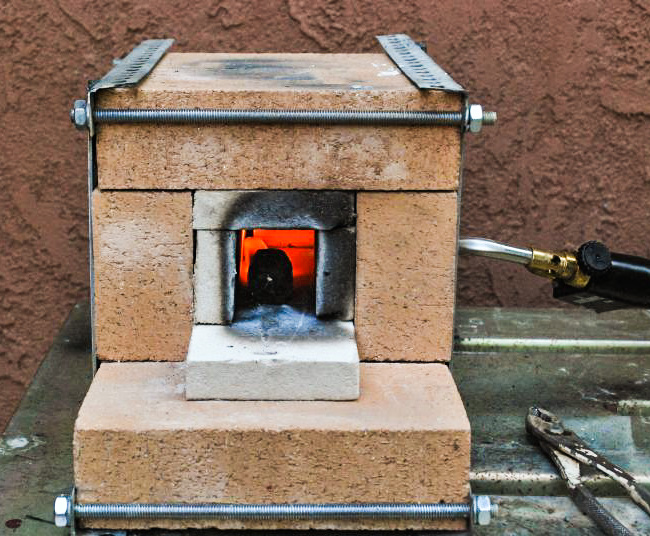 Make This: DIY Fire Brick Blowtorch Forge - ManMadeDIY