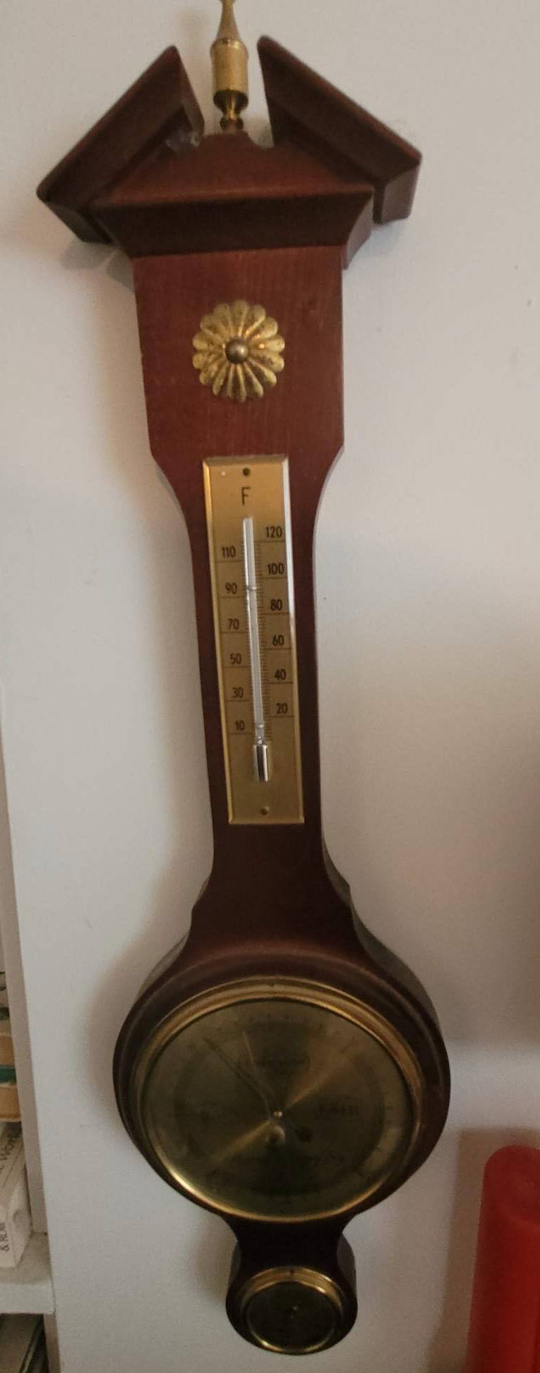 How does a weather barometer work?