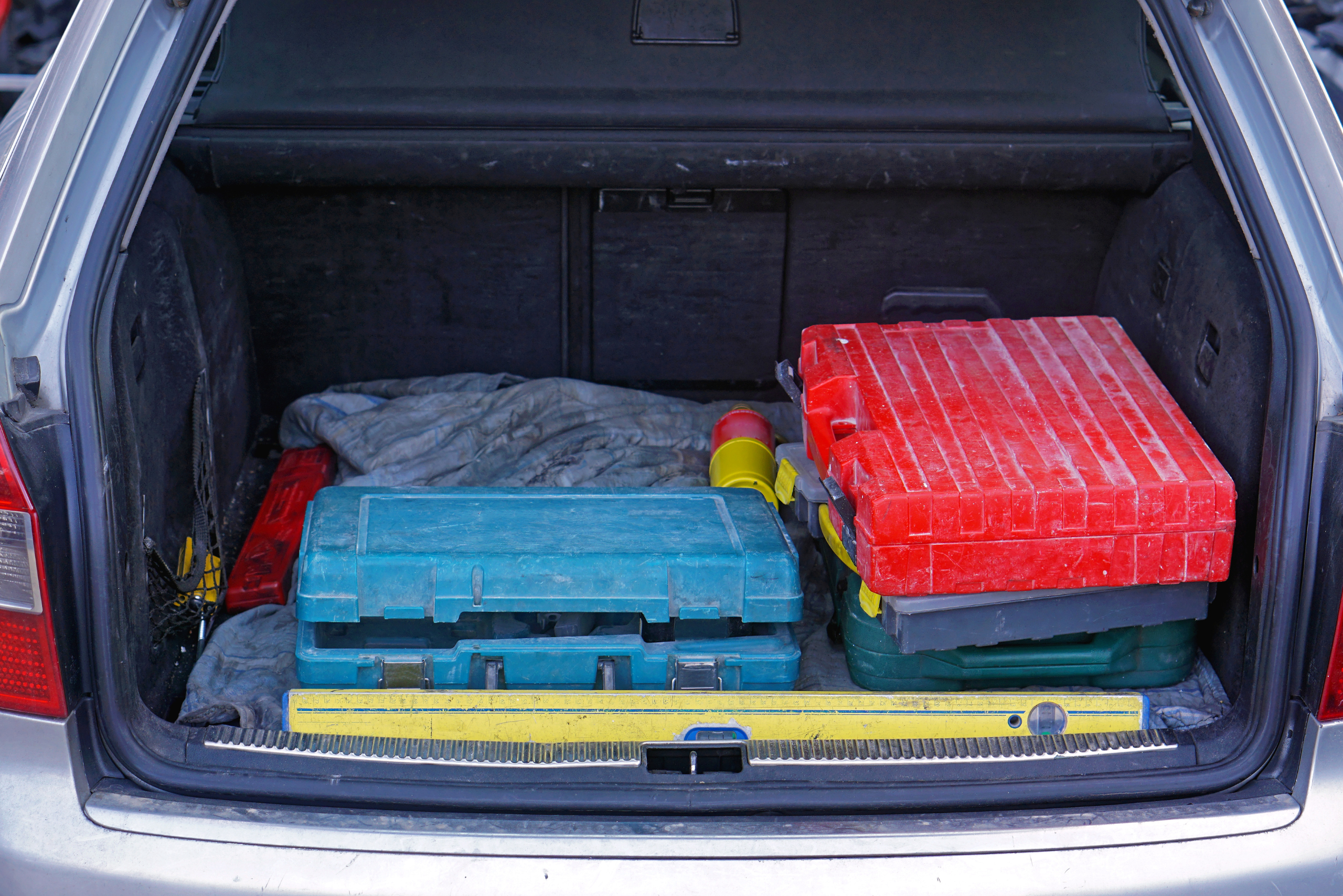 Must-Have Tools in Your Car Toolkit: Be Ready for Any Roadside Emergency
