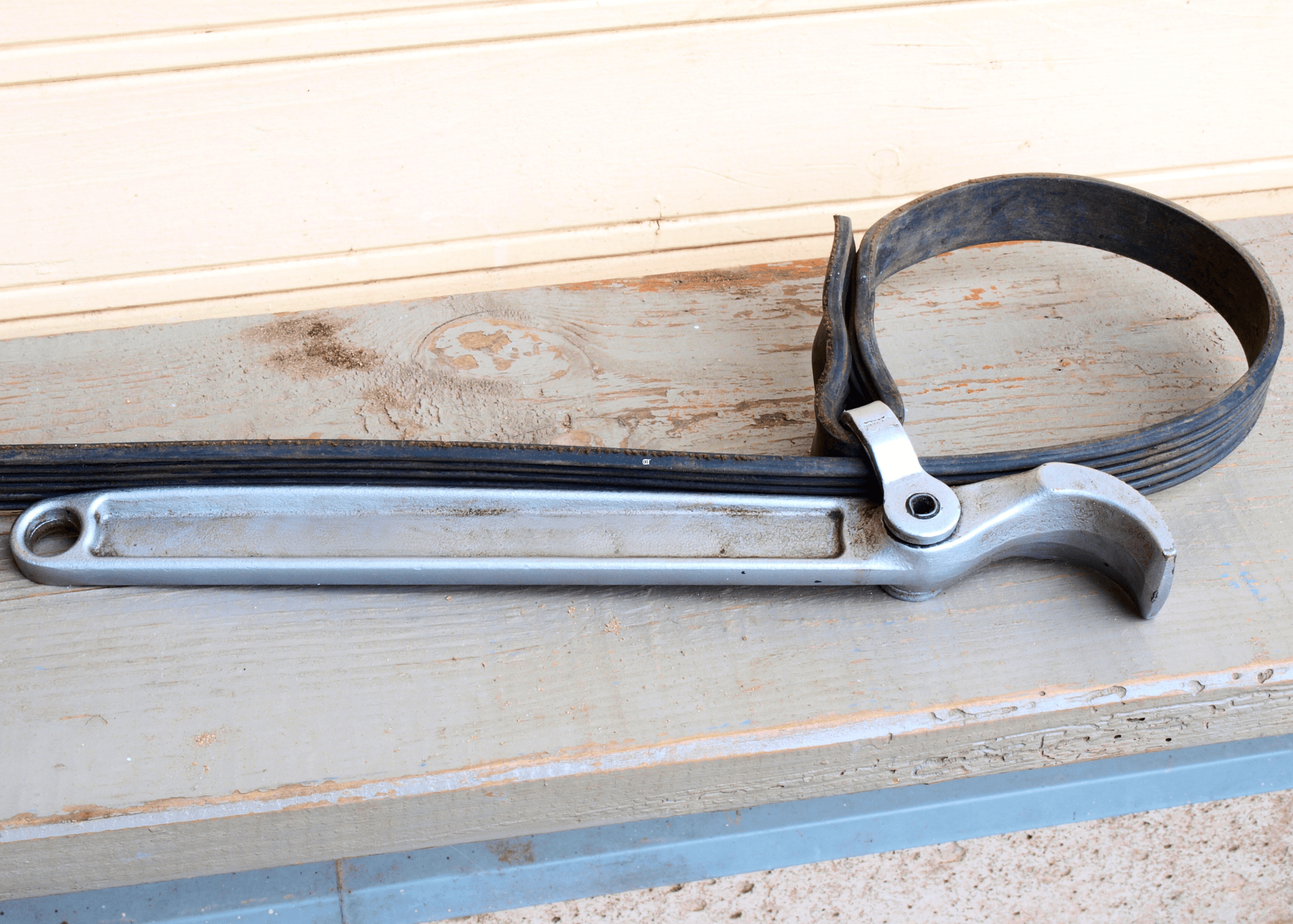 strap wrench