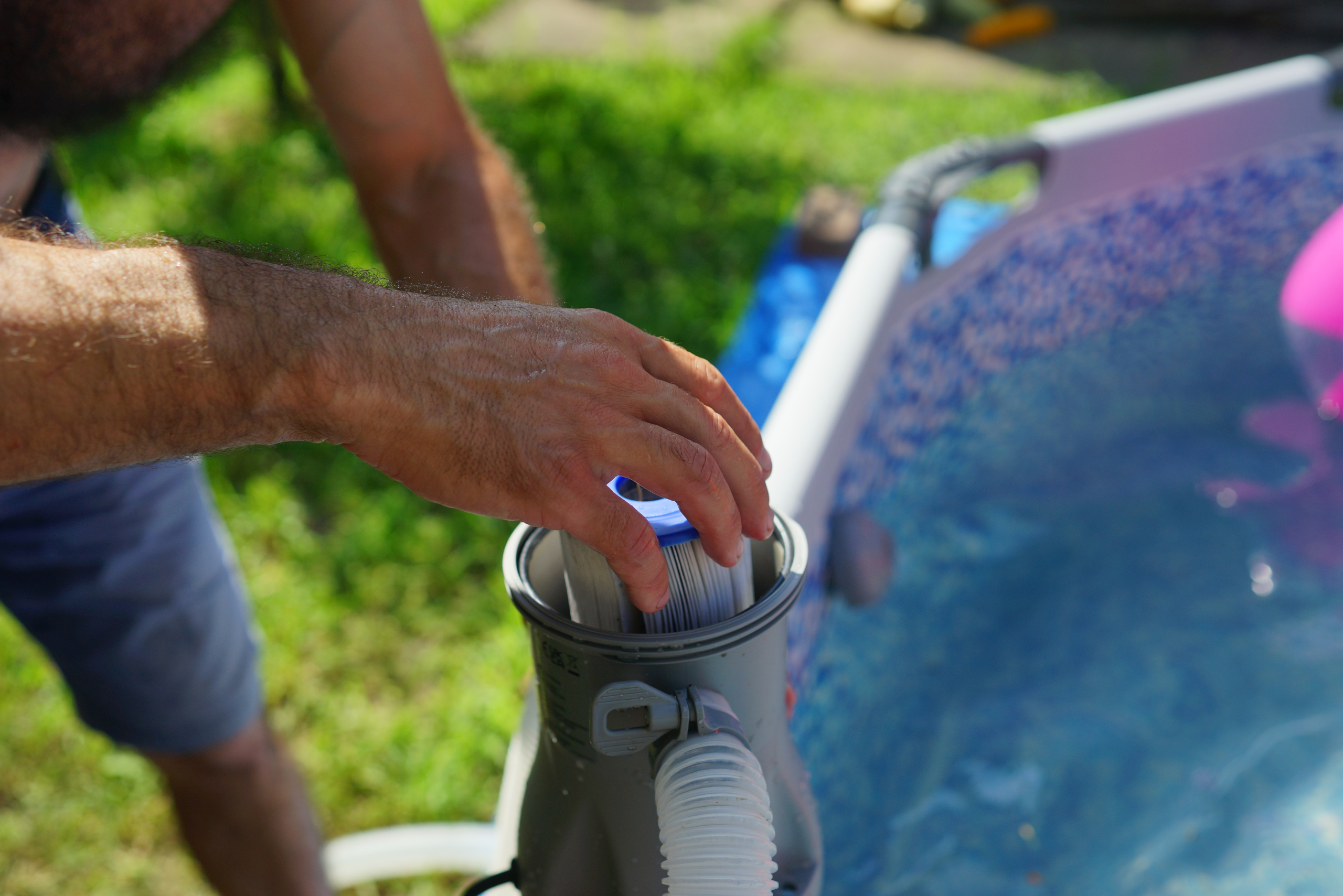 maintaining pool filter