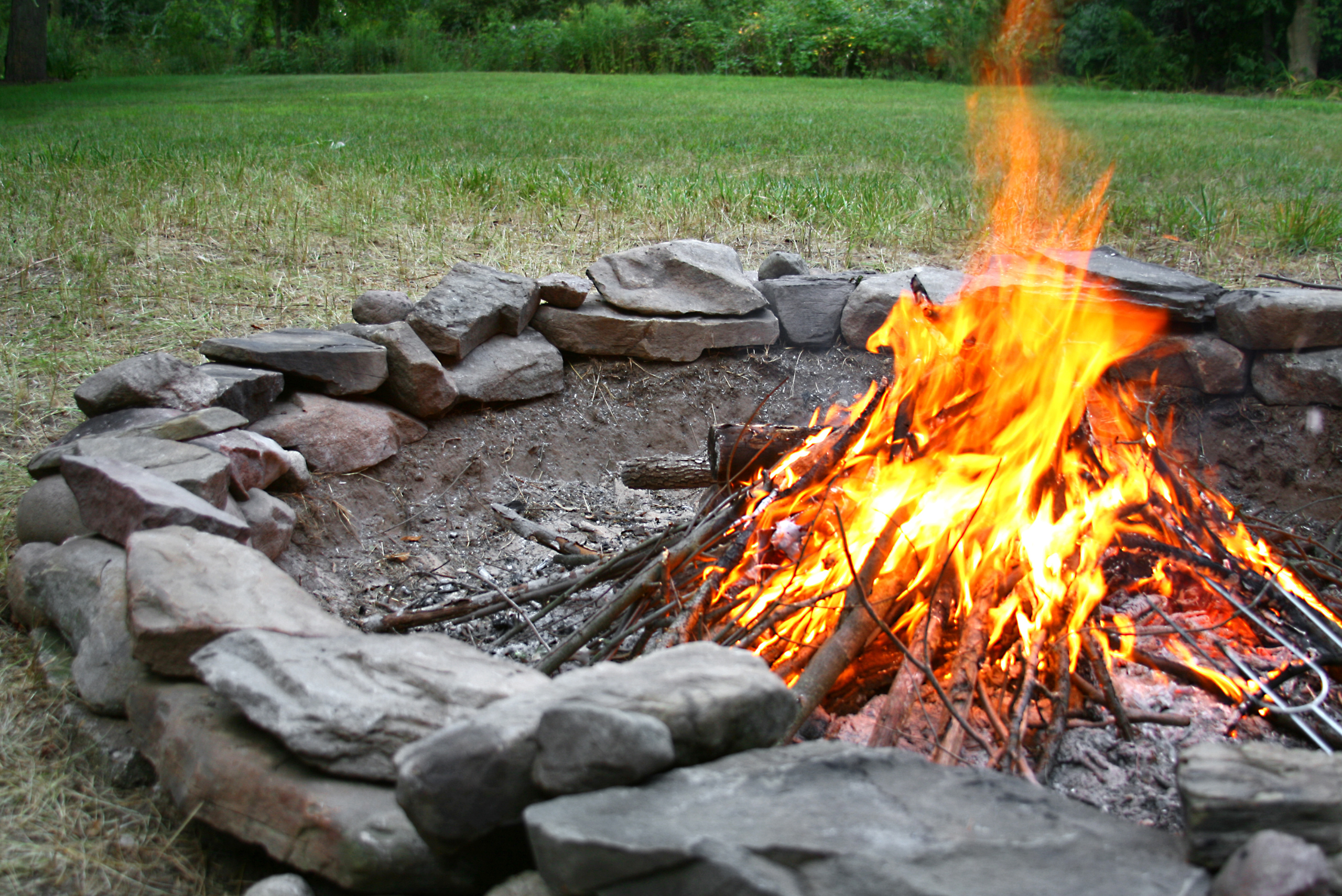 A round stone firepit.