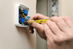 How to Change a Thermostat When It Starts to Fail