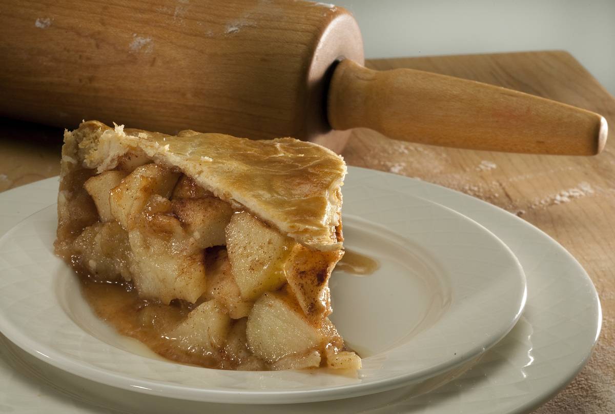 A slice of apple pie. 