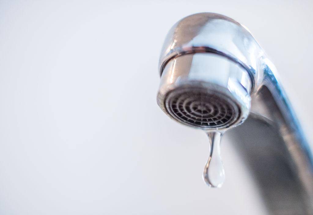 Faucet dripping water.