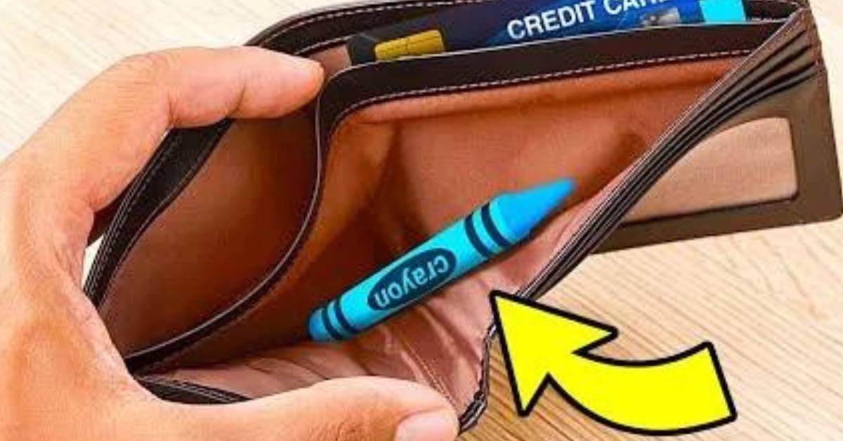 Crayon in a wallet.