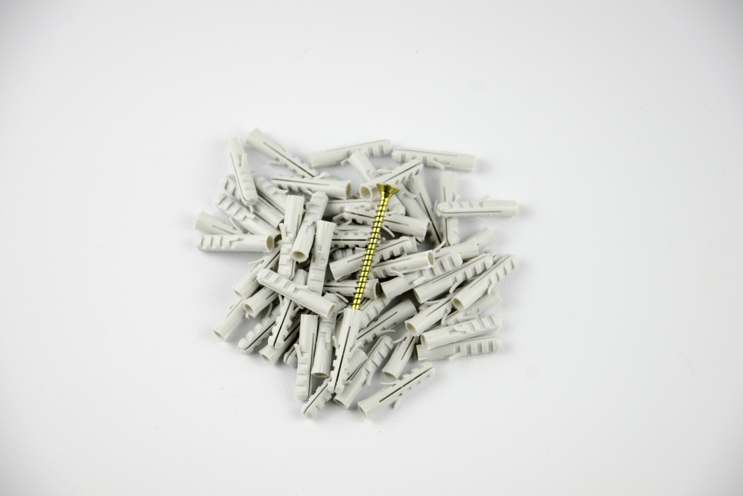 Plastic anchor pieces.