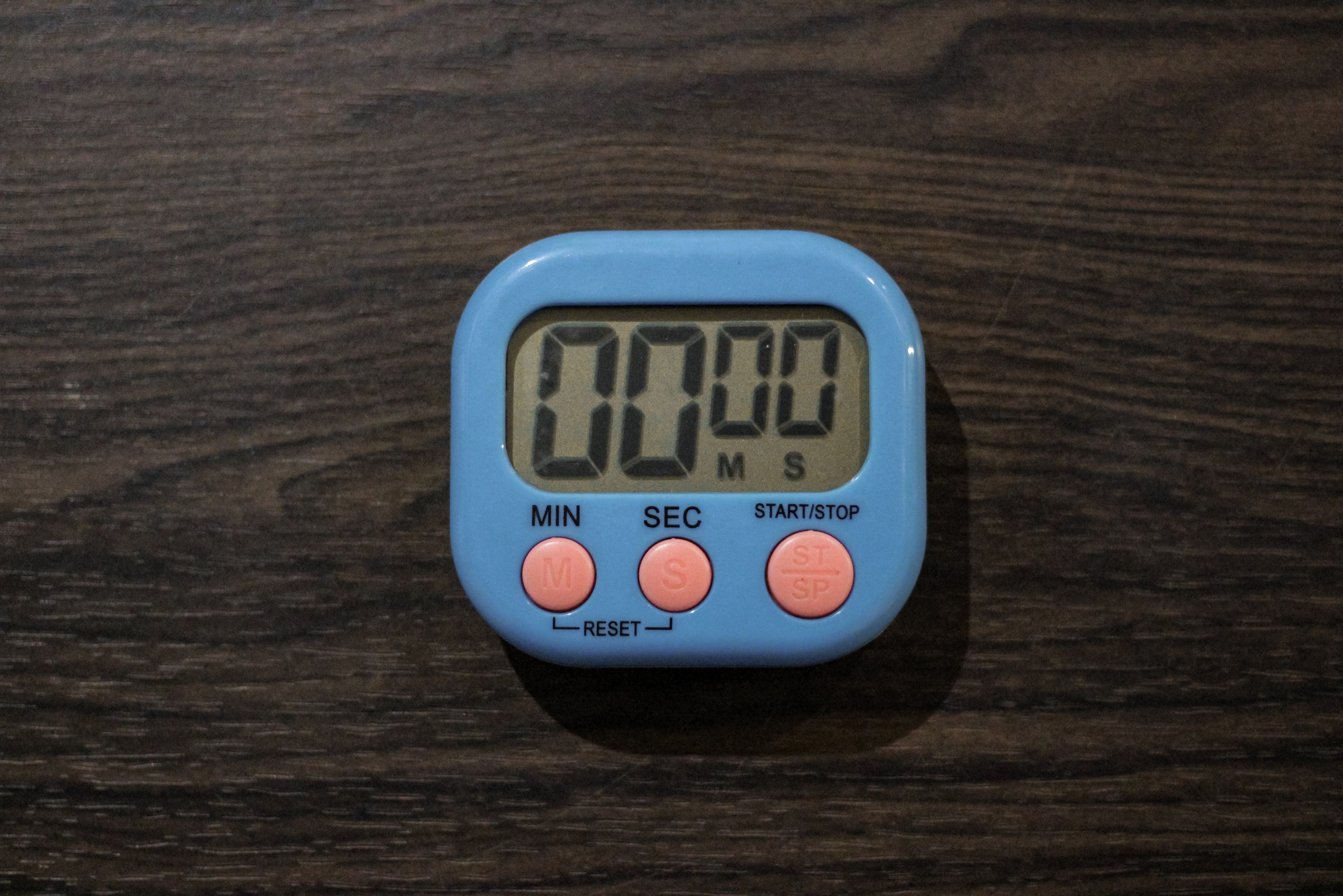 Blue timer that reads 0